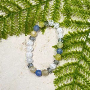 A simple and colorful piece for everyday wear